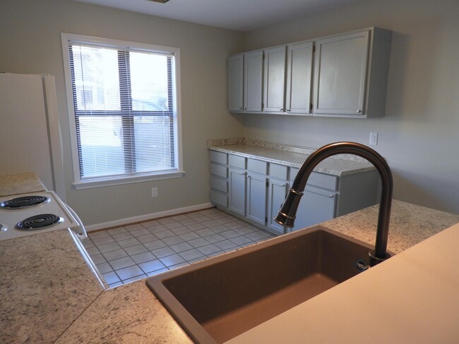 Building Photo - 1146 Mill Park Dr