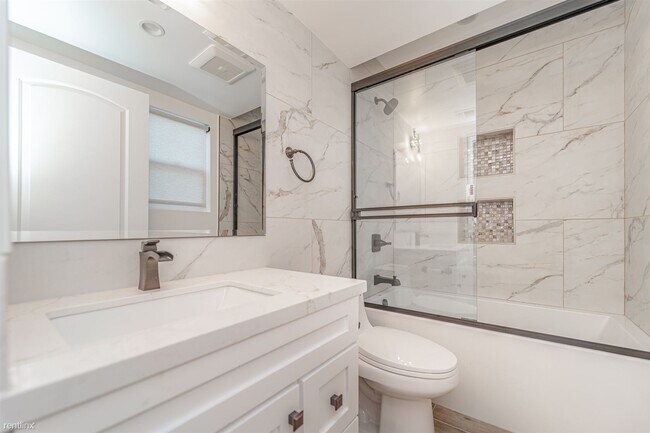 Building Photo - 3 br, 3 bath Duplex - 10224 La Reina Avenu...