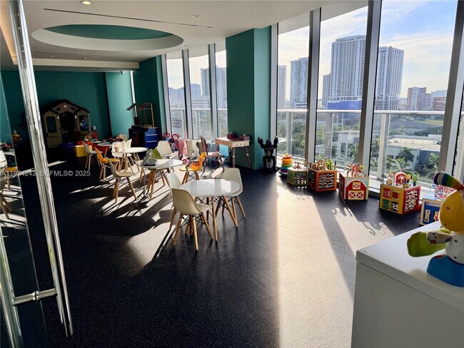 Building Photo - 488 NE 18th St