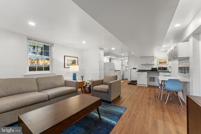 Building Photo - 5302 Baltimore Ave