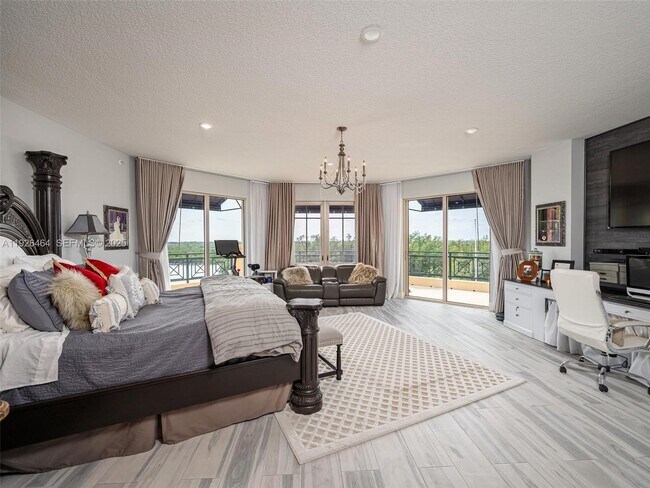 Building Photo - 3415 N Ocean Dr