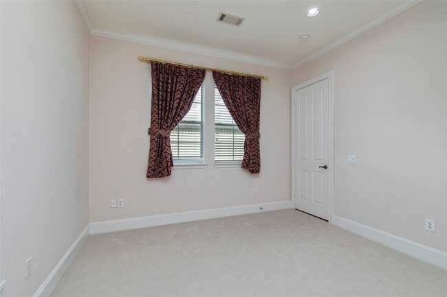 Building Photo - 7134 Mapleridge St