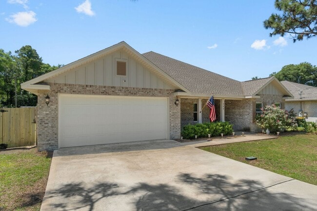 Building Photo - 48 Longwood Dr