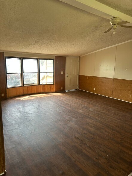 Building Photo - 346 Crescent Creek Ln