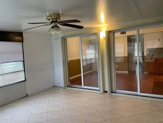 Building Photo - 1325 SE Rivergreen Cir
