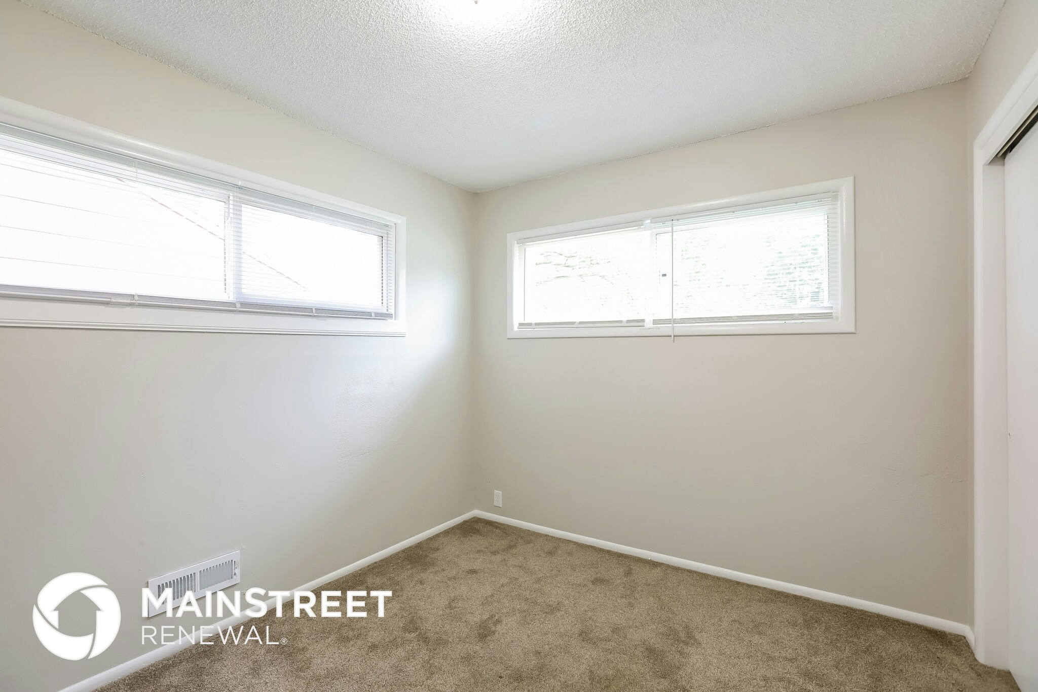 Building Photo - 10903 Bennington Ave