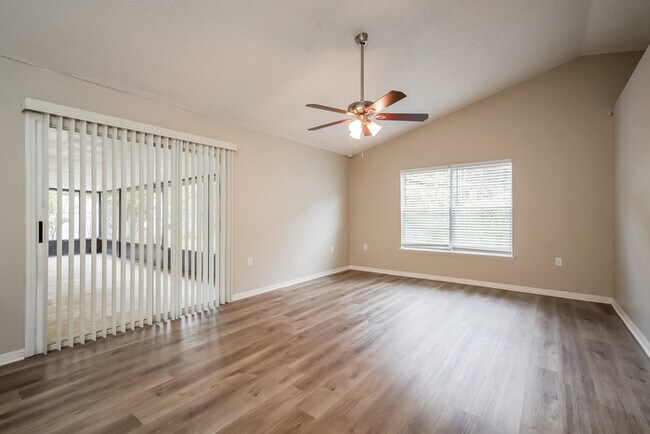 Building Photo - Spacious 3 Bedroom Kissimmee Home