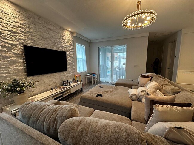 Building Photo - 15512 Sunquat Dr