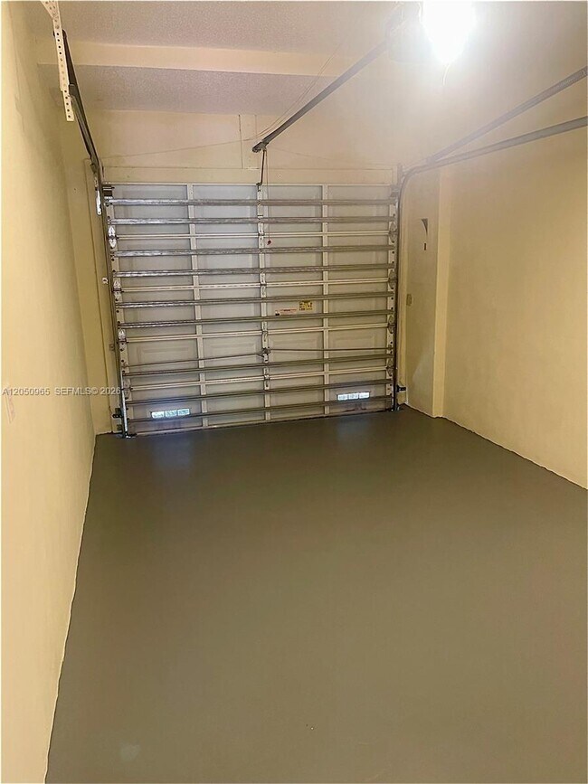 Building Photo - 6853 SW 89th Terrace