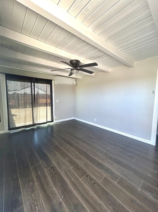 Building Photo - Newly Renovated 2 Bedroom 1 Bathroom Home