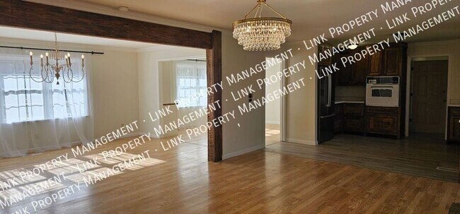 Building Photo - 9328 Berkshire Cir
