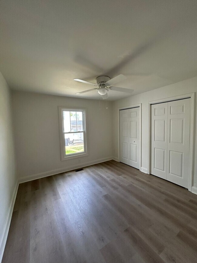 Building Photo - Beautifully Remodeled 4/2