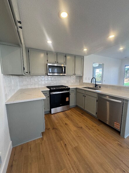 Building Photo - 41111 Mountain Pride Dr