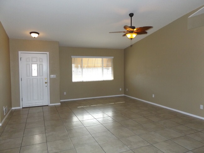 Building Photo - 2895 Ranchero Dr