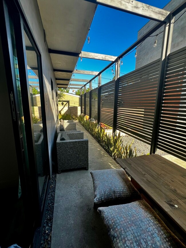 Building Photo - 4610 E 4th St