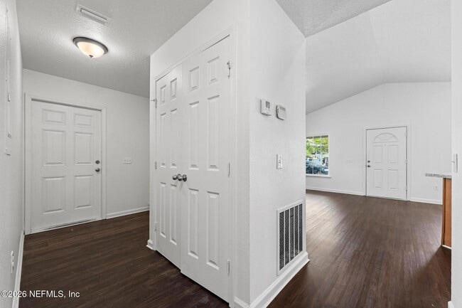 Building Photo - 1470 Windle St