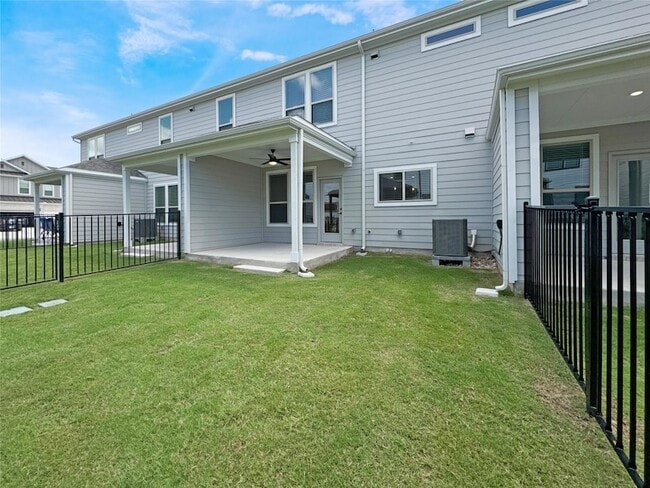 Building Photo - 2725 Woodall Dr