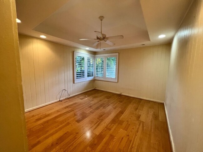 Building Photo - 1111 Hele St