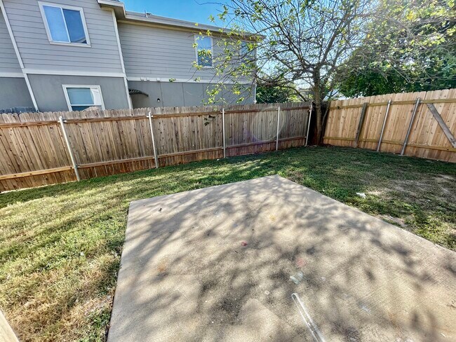 Building Photo - 13804 Harris Ridge Blvd