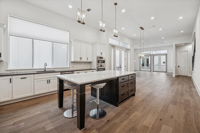 Building Photo - 1659 Bingle Rd