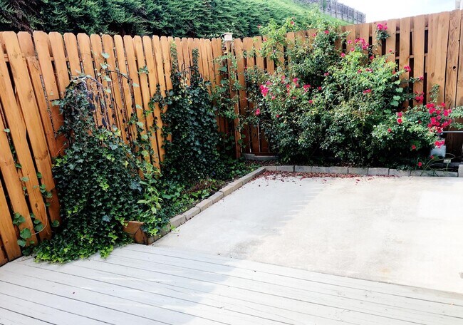 Building Photo - 71 Farington Cir