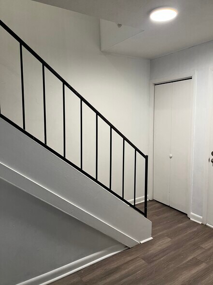 Building Photo - 314 Westwood Dr