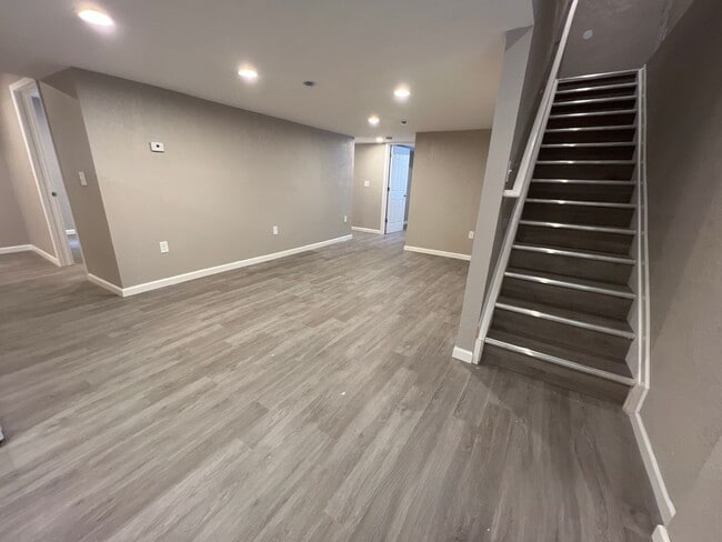 Building Photo - 3 Bed 1 Bath in Denver's Elyria Swansea Neighborhood!