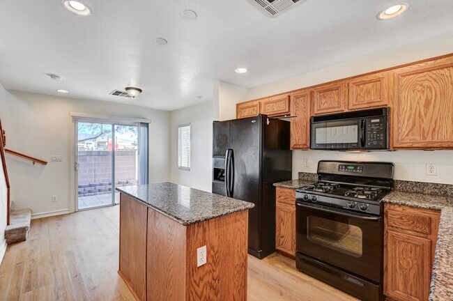 Building Photo - 9065 Diamond Bridge Ave