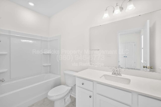Building Photo - 9008 Catboat St