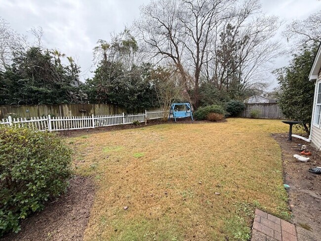 Building Photo - 3 Bedroom 2 Bath House in Shadowmoss - West Ashley