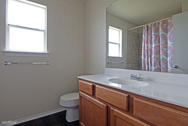 Building Photo - 3 br, 2.5 bath House - 1115 Madison