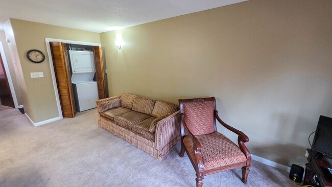 Building Photo - 500 Fairway Village Dr