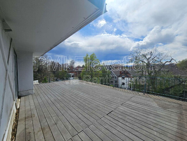 Building Photo - 1140 N Downing St