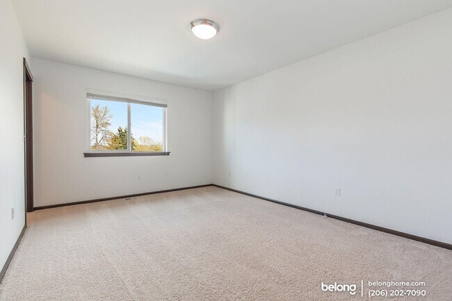 Building Photo - 12010 27th Ct S