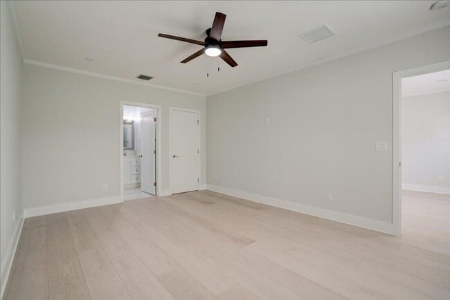 Building Photo - 320 NW 6th Ave