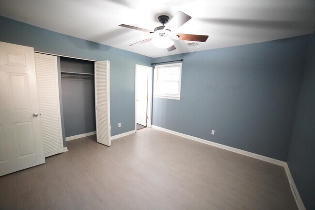 Building Photo - 1616 Salmon Dr