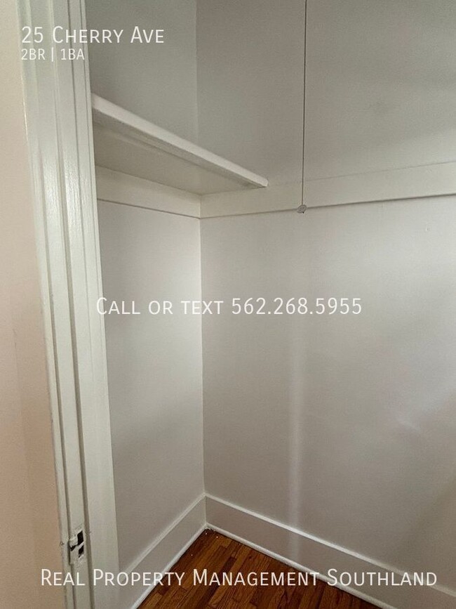 Building Photo - Beautiful 2 Bedroom 1 Bath available now i...