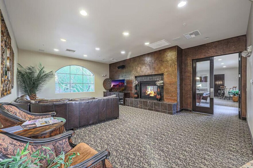 Building Photo - 5450 E Deer Valley Dr