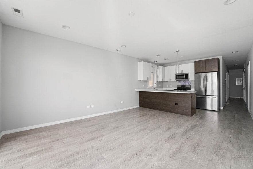 Building Photo - 2529 W Congress Pky