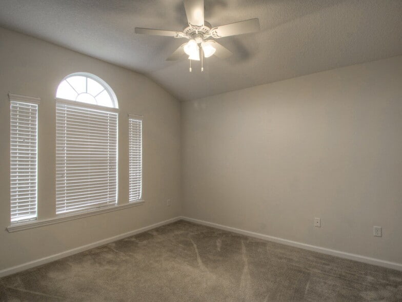 Building Photo - 2852 Spoonbill Trail