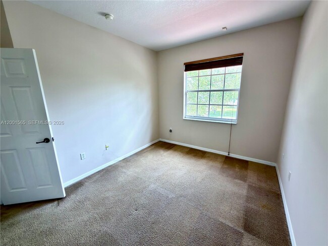 Building Photo - 14110 SW 51st Ct