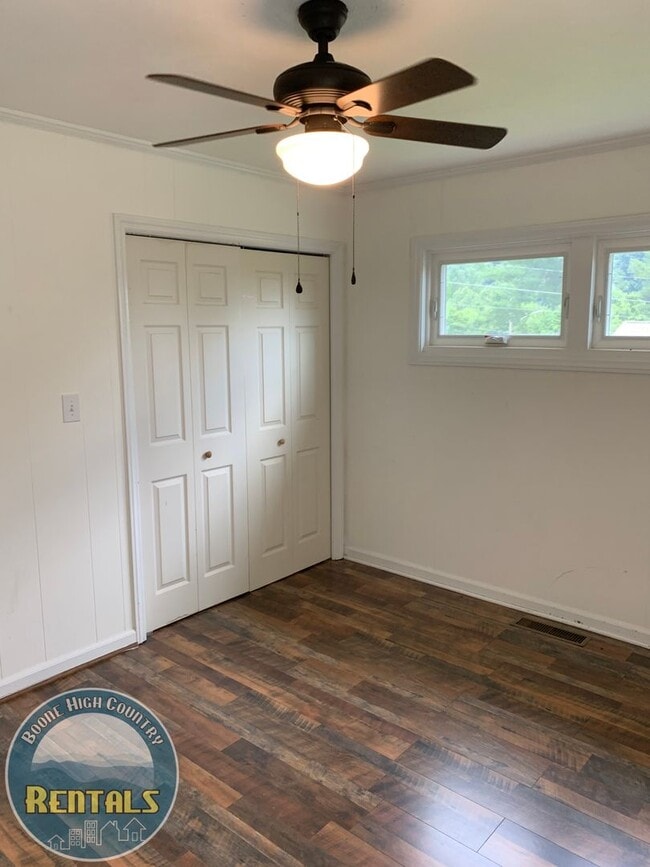 Building Photo - 3bd/2ba Ranch-Style Home Central to Boone