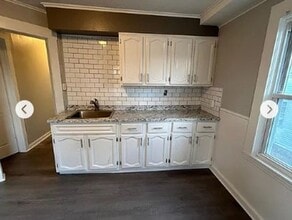 Building Photo - 182 Greene St