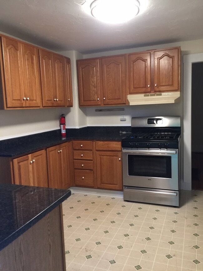 Building Photo - 64 Cedar St