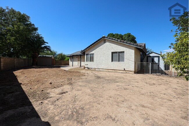 Building Photo - 5727 W Villa Maria Dr