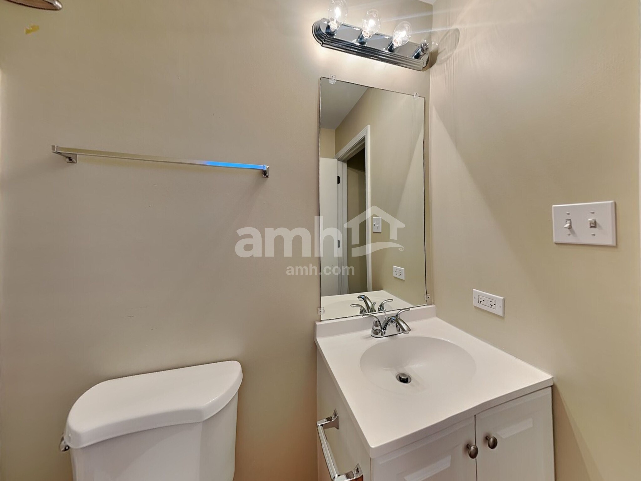 Building Photo - 7003 Pyramid Dr