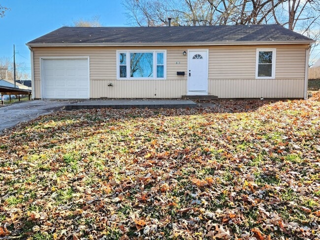 Primary Photo - Beautiful 3 Bed/1 Bath Home in the Northla...