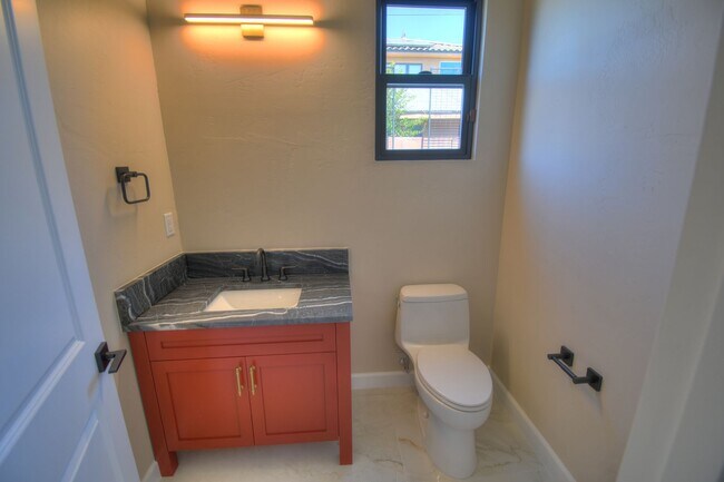 Building Photo - Brand New 3bd/2ba Available