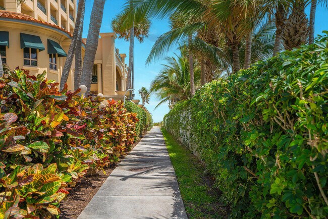 Building Photo - 2679 S Ocean Blvd