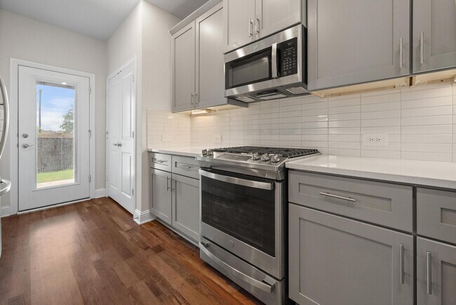 Building Photo - 10838 Downy Cup Dr